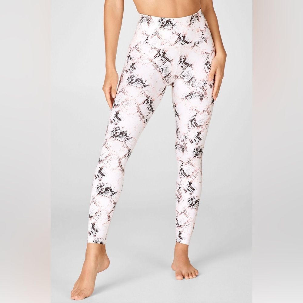 Fabletics High Waist Ultracool 7/8 Leggings Snake Print Stretch Activewear Small